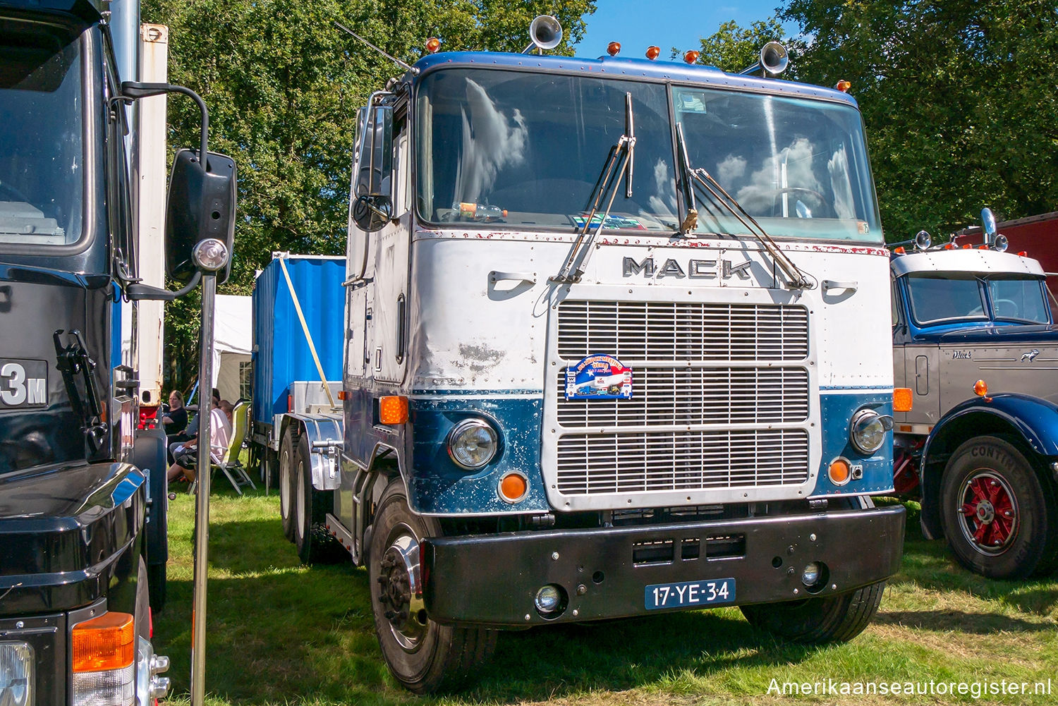 Vrachtwagens Mack Cruise-Liner uit 1977